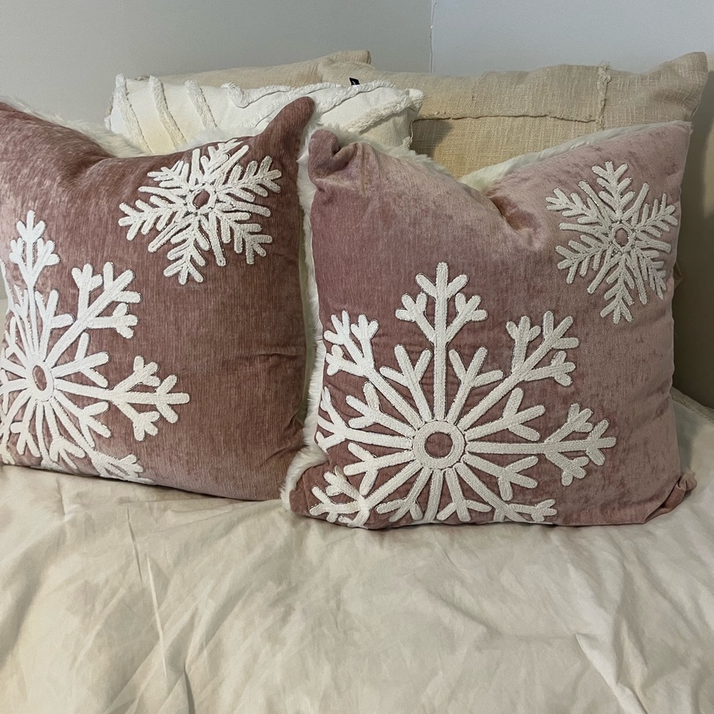 pink mauve soft furry holiday winter snowflakes pillows (set of 2)